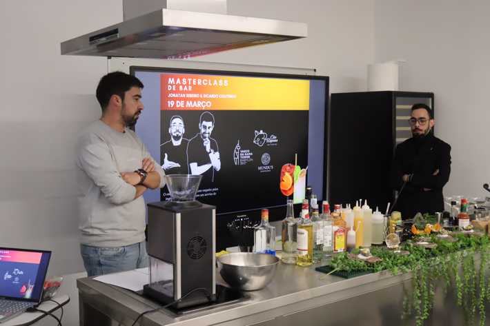 Antigos alunos dinamizam Masterclasse de Bar para finalistas
